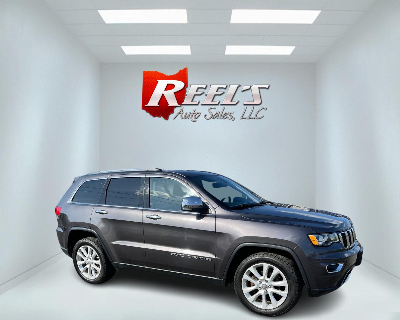 2017 Gray /Black Jeep Grand Cherokee Limited 4WD (1C4RJFBGXHC) with an 3.6L V6 DOHC 24V engine, 8A transmission, located at 547 E. Main St., Orwell, OH, 44076, (440) 437-5893, 41.535435, -80.847855 - This 2017 Jeep Grand Cherokee Limited 4WD is a highly capable and luxurious midsize SUV that effectively balances off-road prowess and comfort. Equipped with the refined 3.6L Pentastar V6 engine and an 8-speed automatic transmission, this model includes ECO and Sport modes to adapt the driving exper - Photo#3